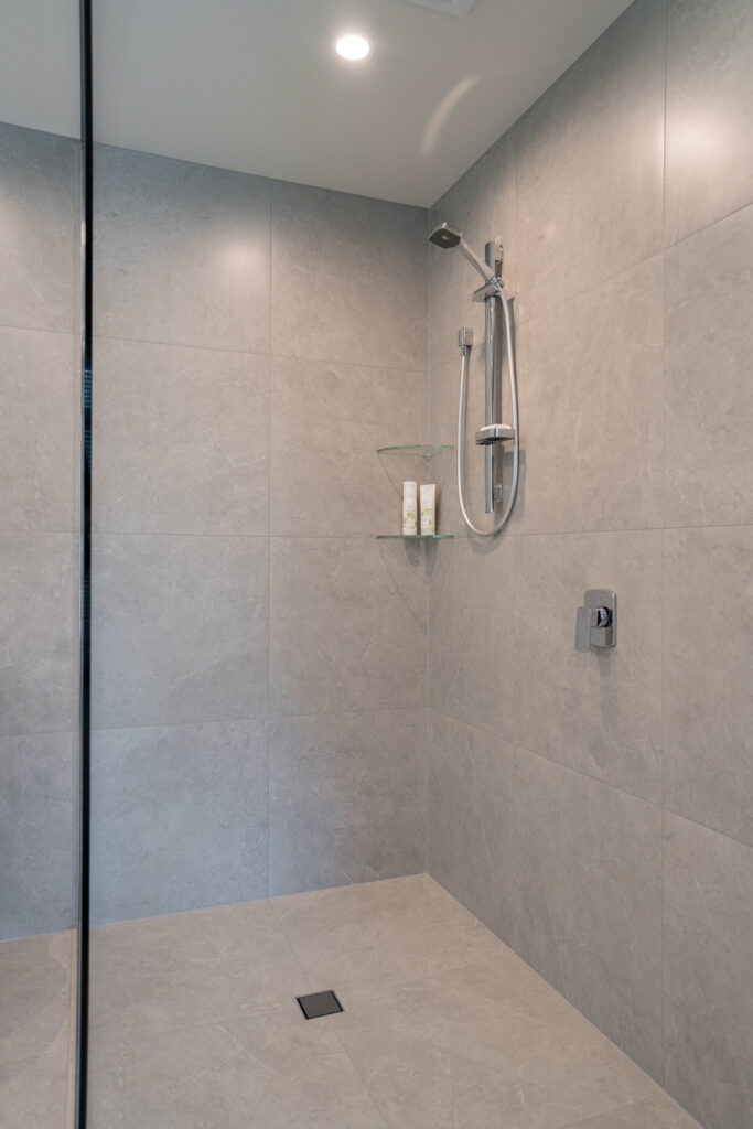 2a rostrevor street 13